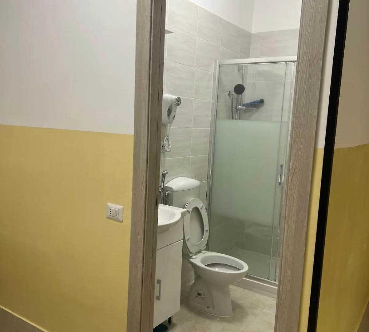 Bed and Breakfast Turati Termini Roma 0*,  Italia